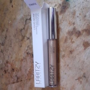 Laritzy cosmetics liquid beam